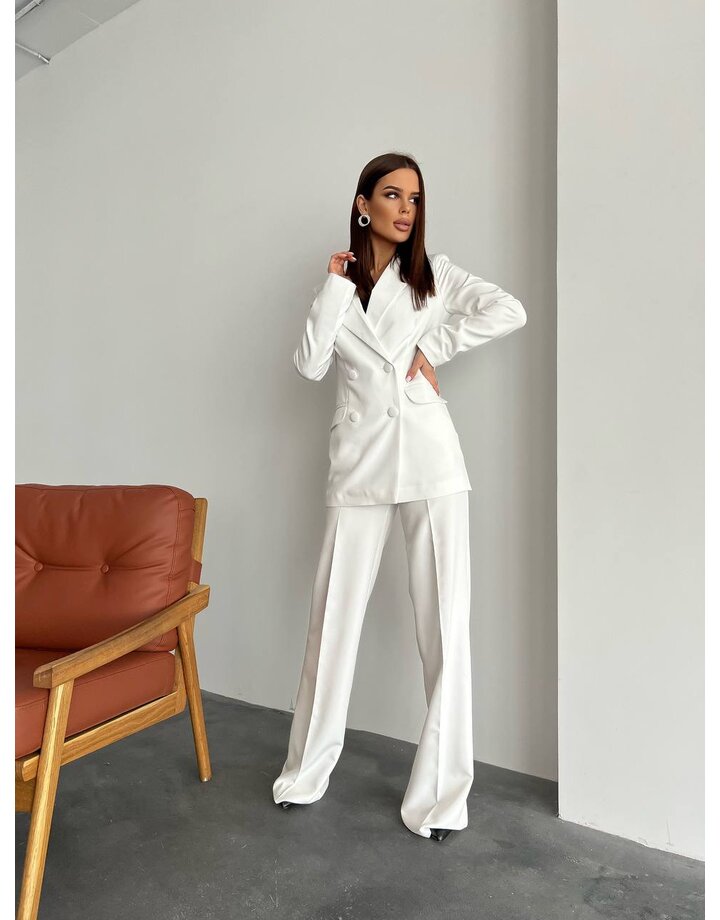 Белый классический брючный костюм двойка для офиса купить с доставкой вМоскве в интернет-магазине CAPPONI COLLECTION